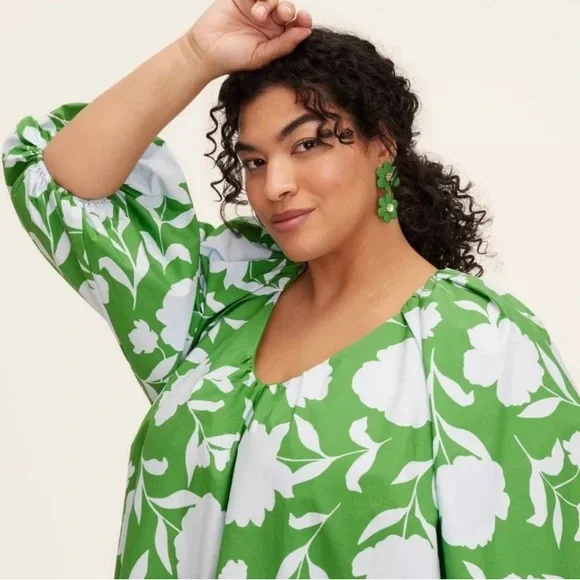 kate spade Green Floral Earrings with Crystal Centers - Picture 3 of 3